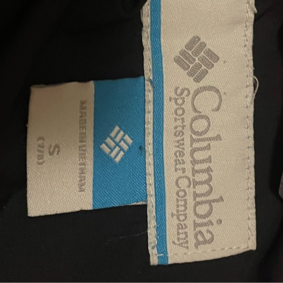 Girl’s Columbia thick hooded jacket with removable fur - Picture 9 of 14